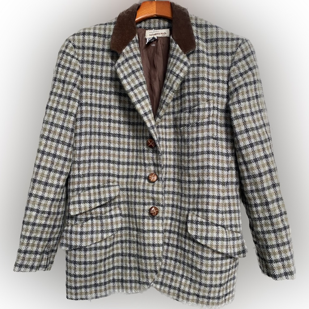 Classic Plaid Blazer with Brown Accents